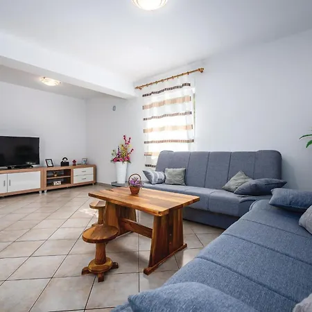 Holiday home Gorgeous In With Kitchen *
