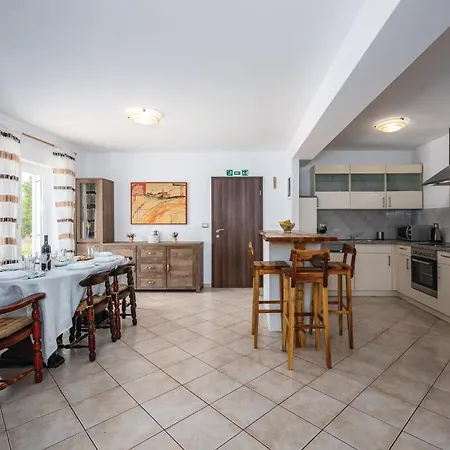 Gorgeous In With Kitchen * Buje