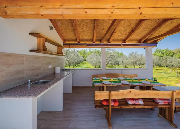 Gorgeous In With Kitchen Tatil Evi